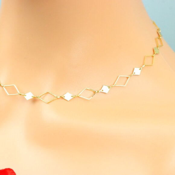 Delicate & Contemporary Necklace Chain, A Lovely Choice for Women, EVCH1849 - Picture 4 of 10